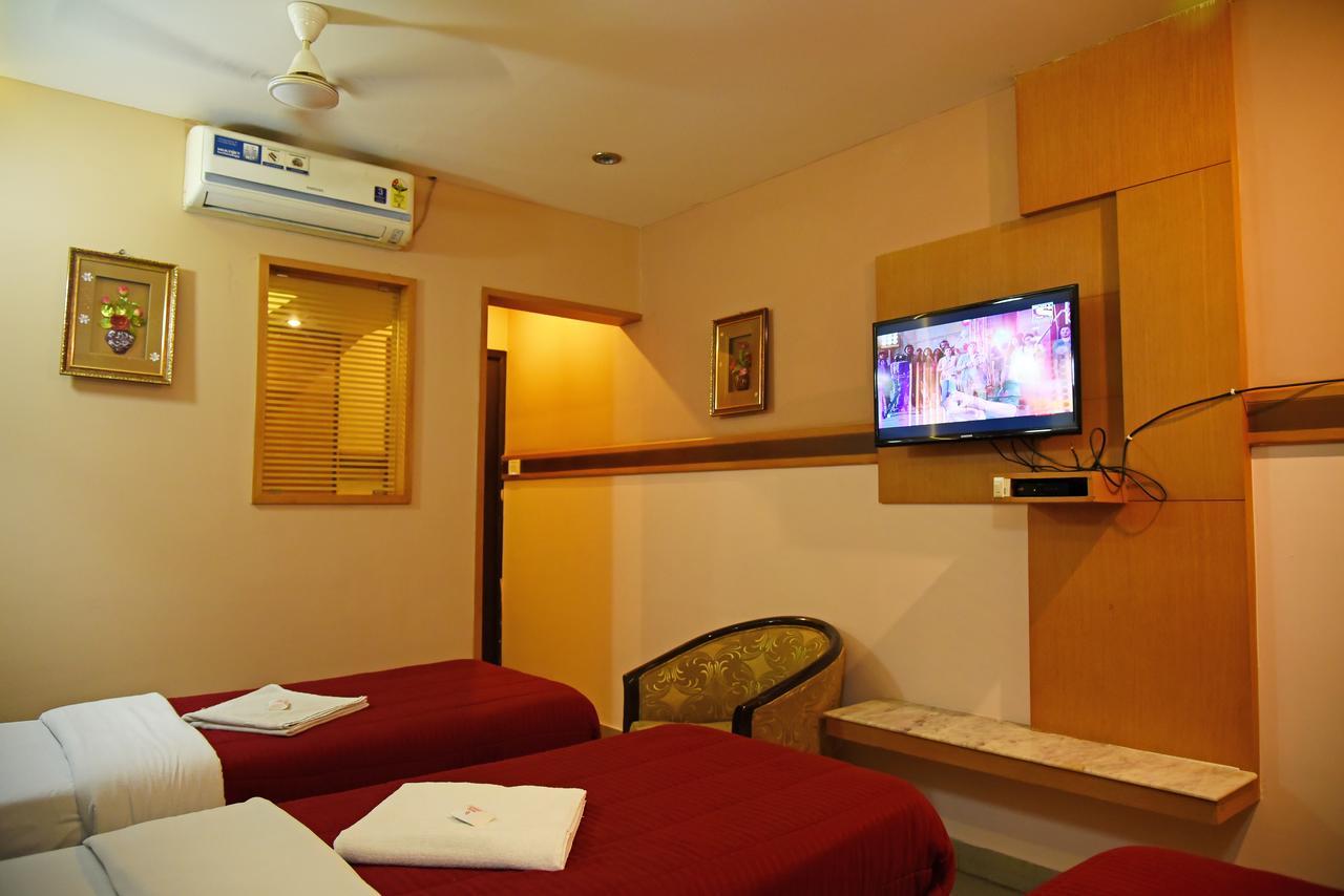 Grand Choice Hotel Bangalore Bagian luar foto