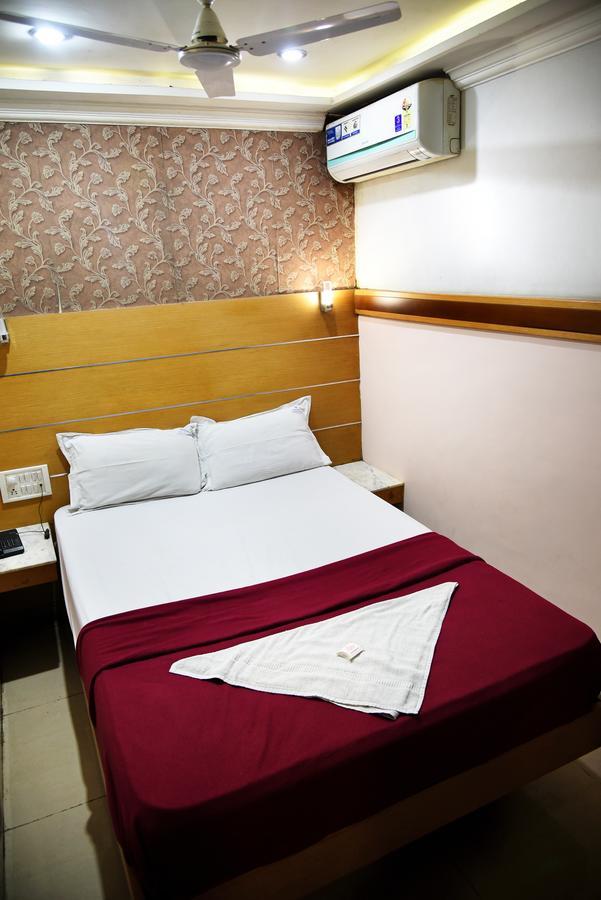 Grand Choice Hotel Bangalore Bagian luar foto
