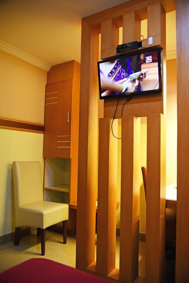 Grand Choice Hotel Bangalore Bagian luar foto